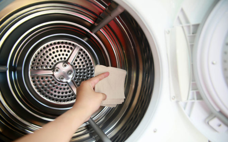 Hướng dẫn cách vệ sinh máy giặt cửa trước hiệu quả 