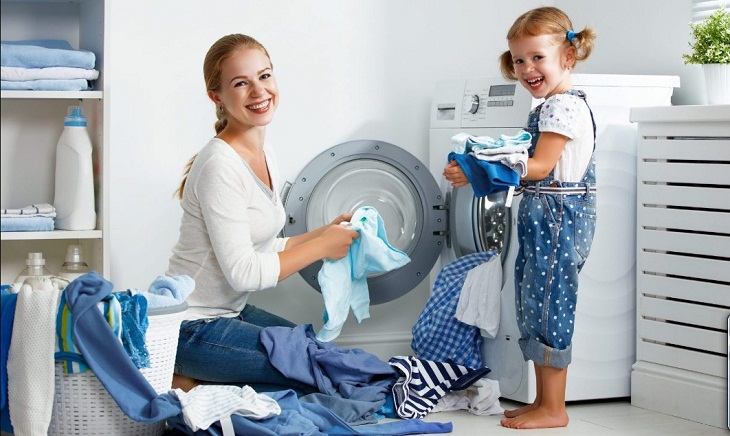Tại sao nên vệ sinh máy giặt cửa trước